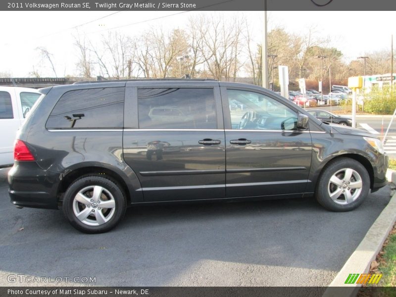 Twilight Gray Metallic / Sierra Stone 2011 Volkswagen Routan SE