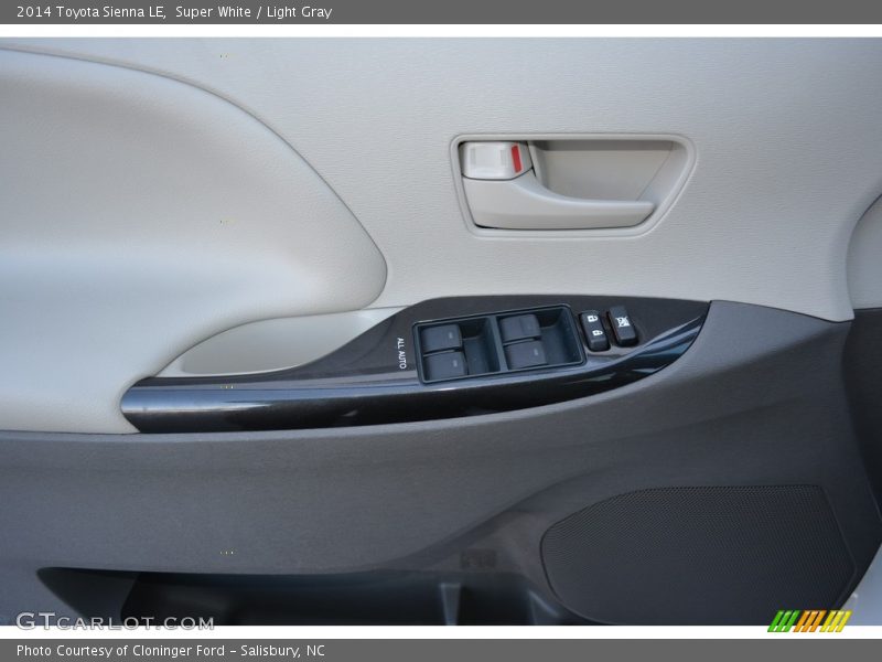 Super White / Light Gray 2014 Toyota Sienna LE