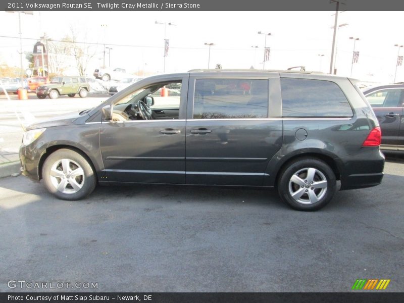 Twilight Gray Metallic / Sierra Stone 2011 Volkswagen Routan SE
