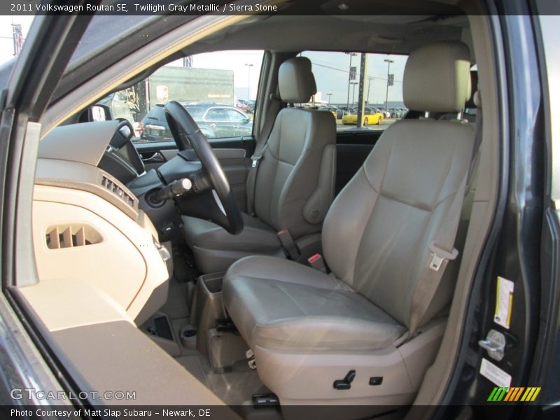 Twilight Gray Metallic / Sierra Stone 2011 Volkswagen Routan SE