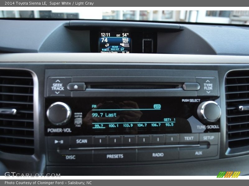 Super White / Light Gray 2014 Toyota Sienna LE