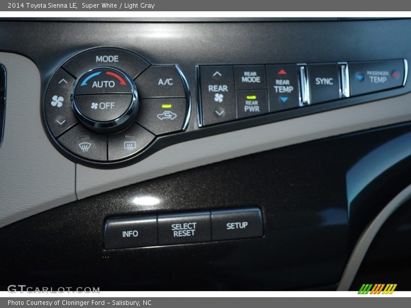 Super White / Light Gray 2014 Toyota Sienna LE