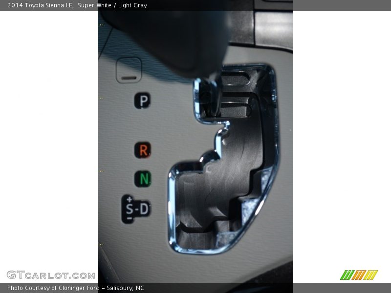 Super White / Light Gray 2014 Toyota Sienna LE