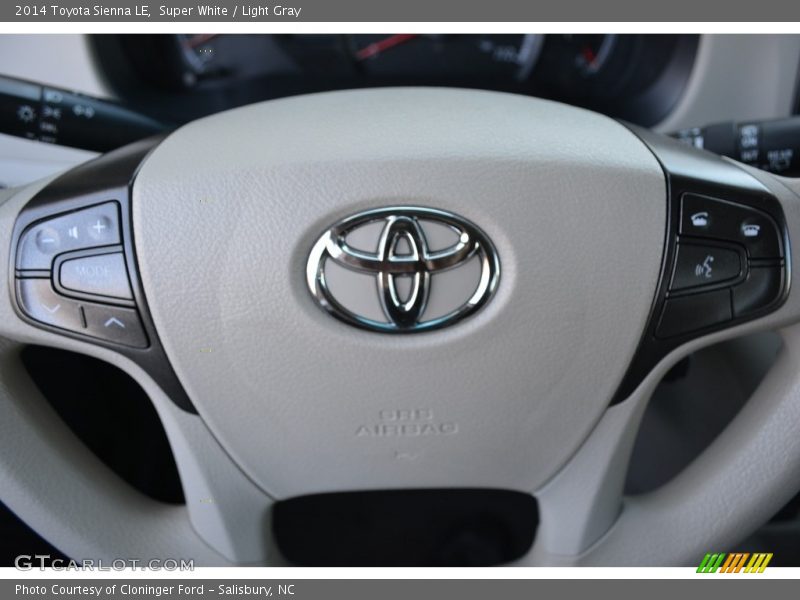 Super White / Light Gray 2014 Toyota Sienna LE