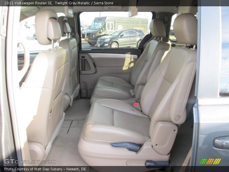 Twilight Gray Metallic / Sierra Stone 2011 Volkswagen Routan SE