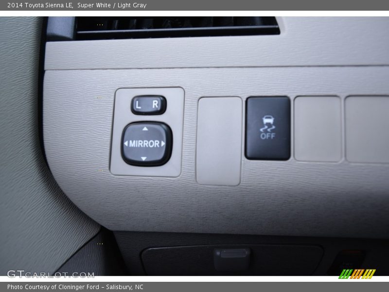 Super White / Light Gray 2014 Toyota Sienna LE