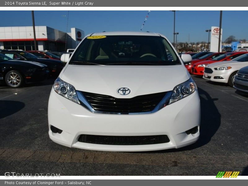 Super White / Light Gray 2014 Toyota Sienna LE