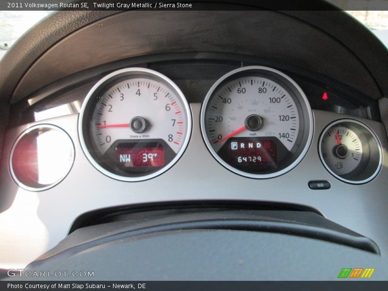 Twilight Gray Metallic / Sierra Stone 2011 Volkswagen Routan SE