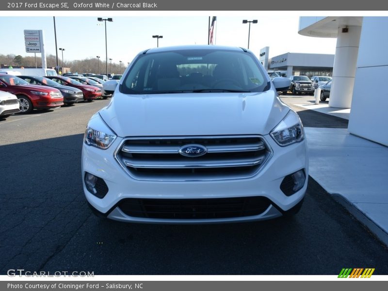 Oxford White / Charcoal Black 2017 Ford Escape SE