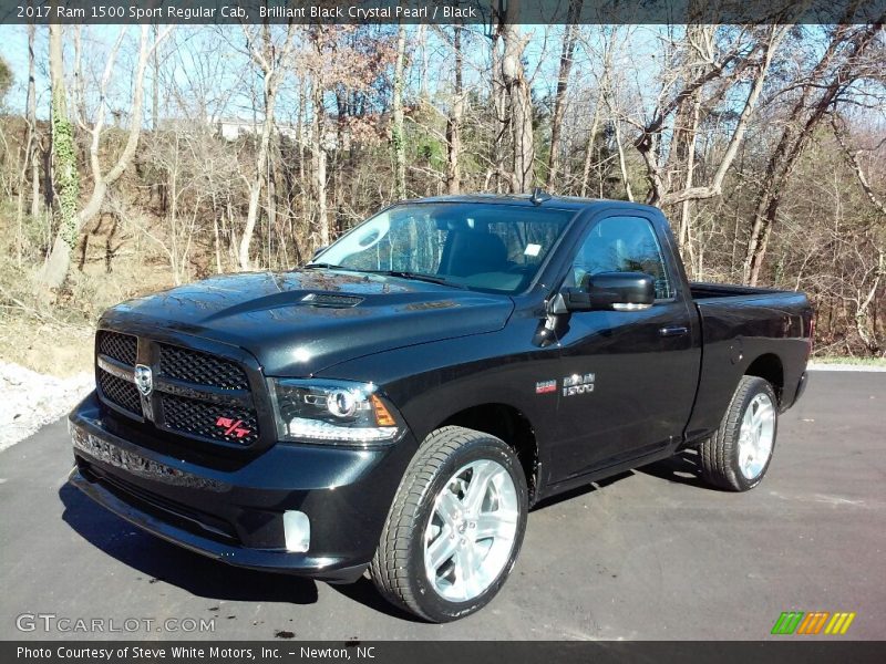 Front 3/4 View of 2017 1500 Sport Regular Cab