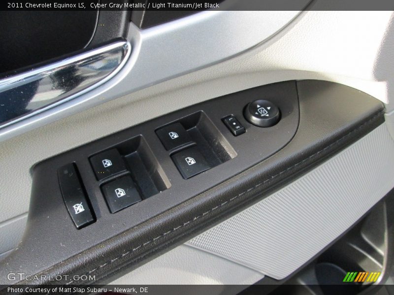 Cyber Gray Metallic / Light Titanium/Jet Black 2011 Chevrolet Equinox LS
