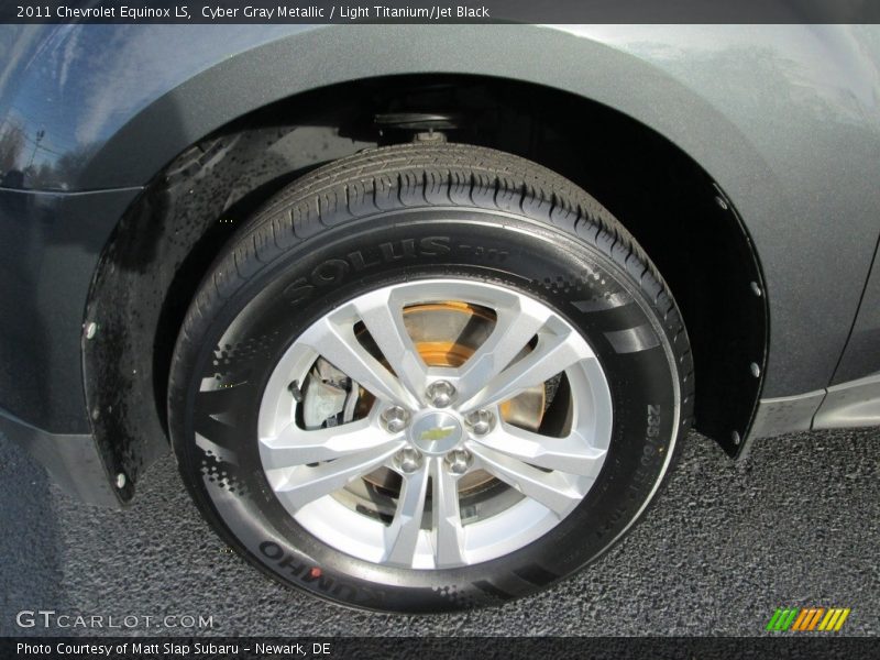 Cyber Gray Metallic / Light Titanium/Jet Black 2011 Chevrolet Equinox LS