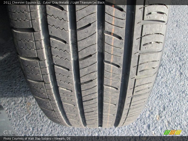 Cyber Gray Metallic / Light Titanium/Jet Black 2011 Chevrolet Equinox LS