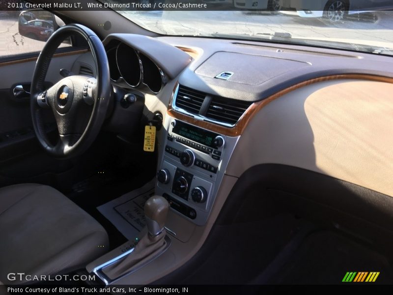 White Diamond Tricoat / Cocoa/Cashmere 2011 Chevrolet Malibu LT