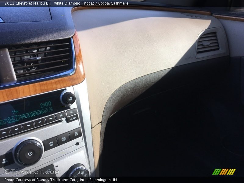 White Diamond Tricoat / Cocoa/Cashmere 2011 Chevrolet Malibu LT