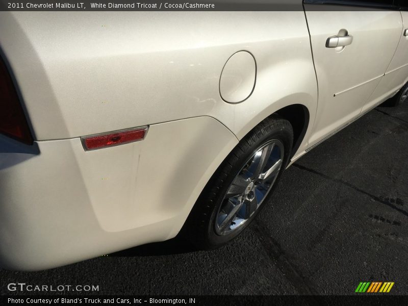 White Diamond Tricoat / Cocoa/Cashmere 2011 Chevrolet Malibu LT