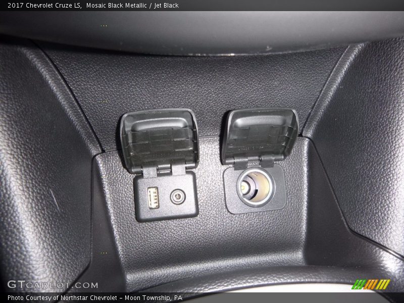 Mosaic Black Metallic / Jet Black 2017 Chevrolet Cruze LS
