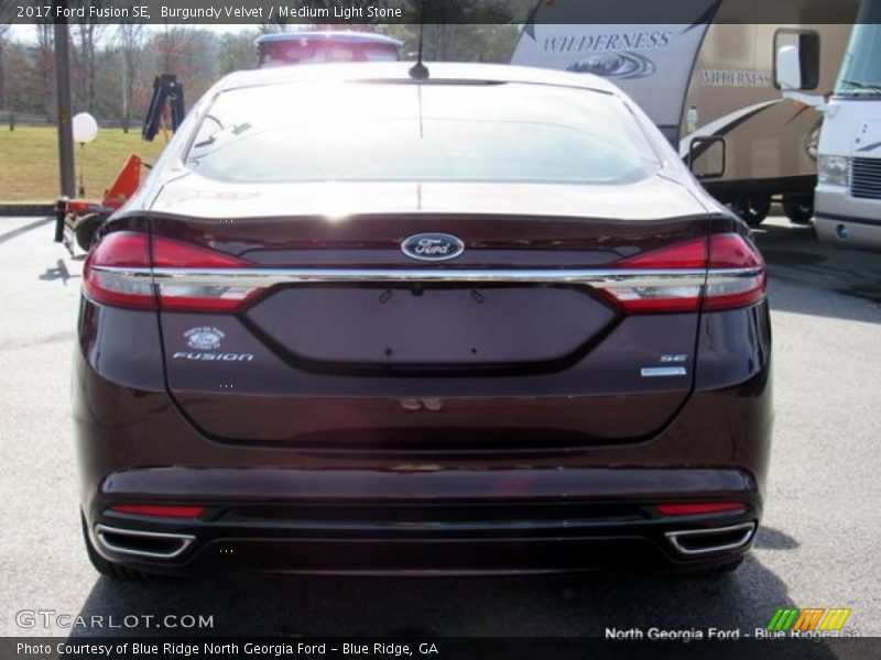 Burgundy Velvet / Medium Light Stone 2017 Ford Fusion SE