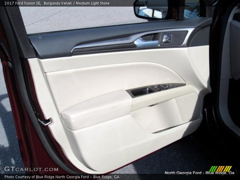 Burgundy Velvet / Medium Light Stone 2017 Ford Fusion SE