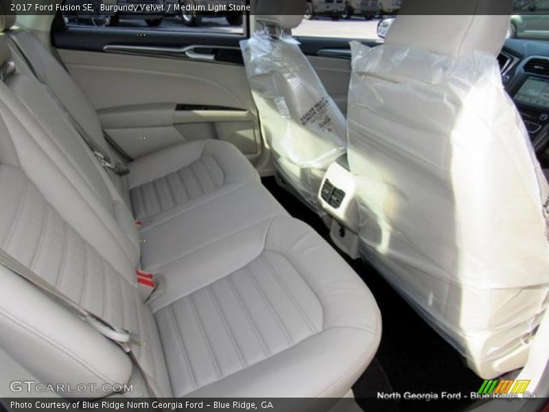 Burgundy Velvet / Medium Light Stone 2017 Ford Fusion SE