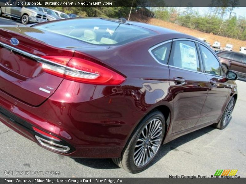 Burgundy Velvet / Medium Light Stone 2017 Ford Fusion SE