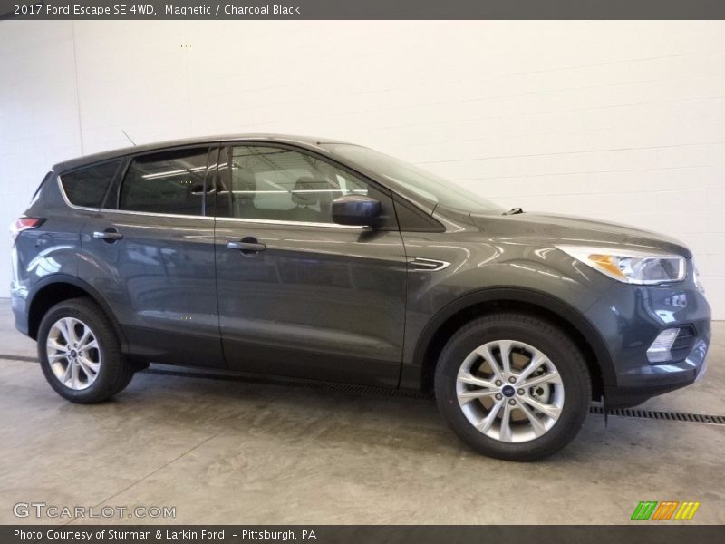 Magnetic / Charcoal Black 2017 Ford Escape SE 4WD