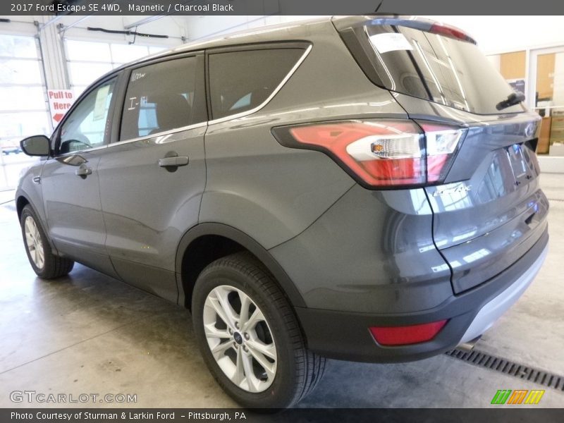 Magnetic / Charcoal Black 2017 Ford Escape SE 4WD