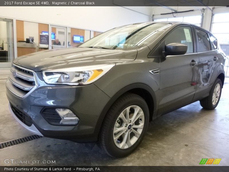 Magnetic / Charcoal Black 2017 Ford Escape SE 4WD