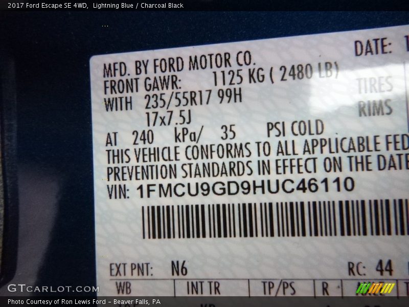 Lightning Blue / Charcoal Black 2017 Ford Escape SE 4WD