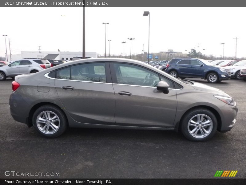 Pepperdust Metallic / Jet Black 2017 Chevrolet Cruze LT