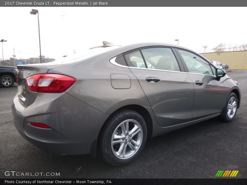 Pepperdust Metallic / Jet Black 2017 Chevrolet Cruze LT