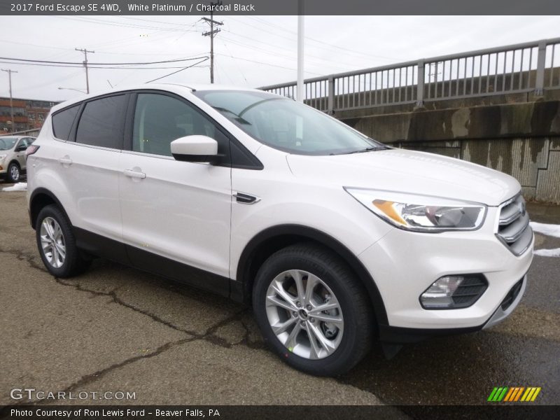 White Platinum / Charcoal Black 2017 Ford Escape SE 4WD