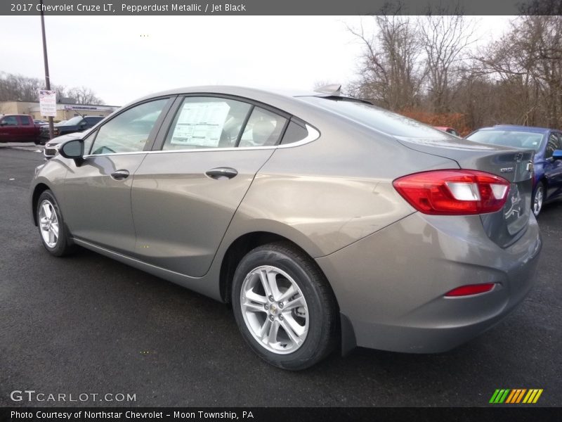 Pepperdust Metallic / Jet Black 2017 Chevrolet Cruze LT