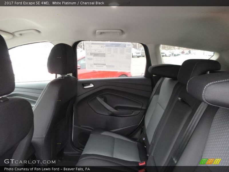 White Platinum / Charcoal Black 2017 Ford Escape SE 4WD