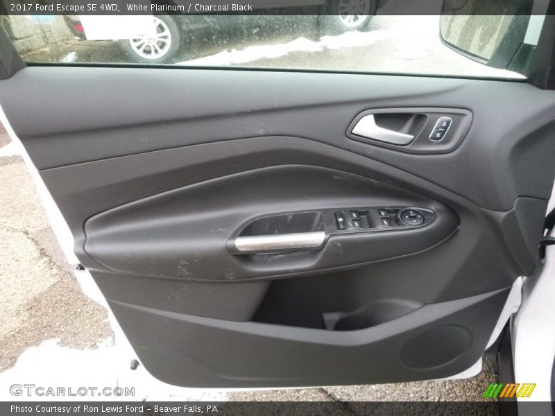 White Platinum / Charcoal Black 2017 Ford Escape SE 4WD
