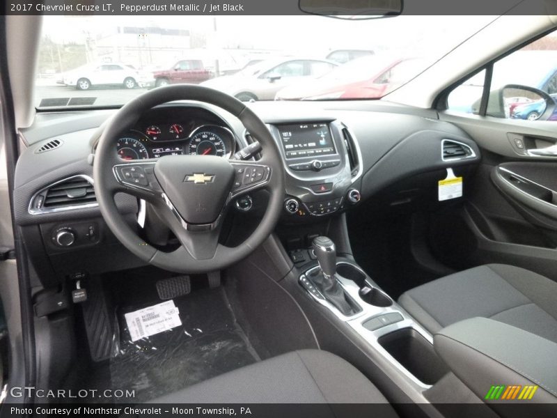 Pepperdust Metallic / Jet Black 2017 Chevrolet Cruze LT
