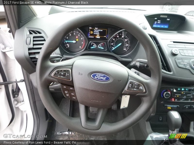 White Platinum / Charcoal Black 2017 Ford Escape SE 4WD