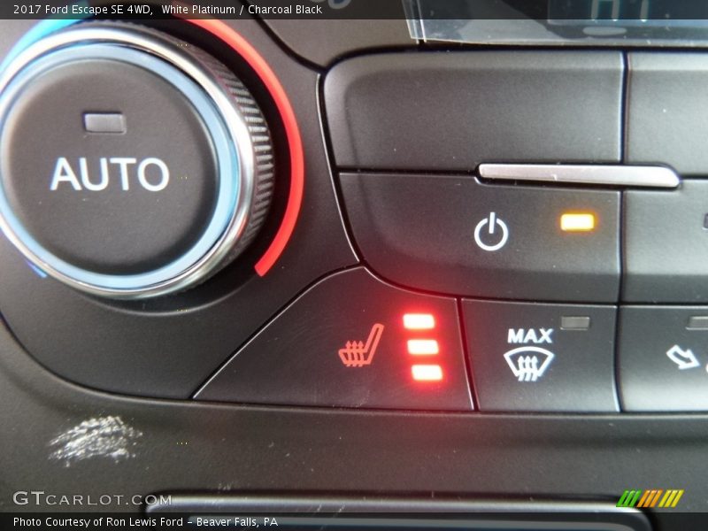 White Platinum / Charcoal Black 2017 Ford Escape SE 4WD
