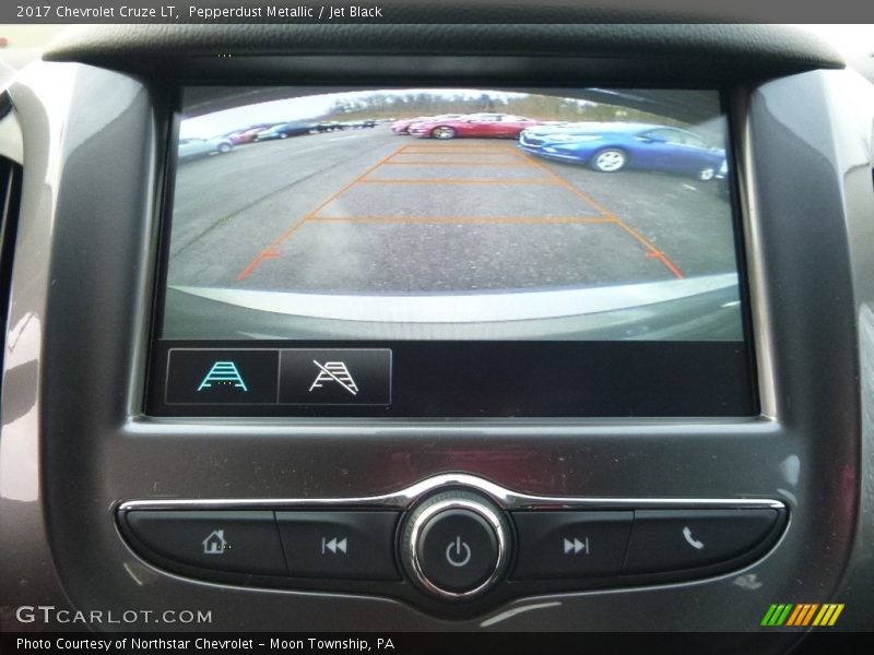 Pepperdust Metallic / Jet Black 2017 Chevrolet Cruze LT