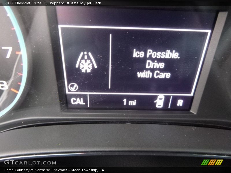 Pepperdust Metallic / Jet Black 2017 Chevrolet Cruze LT