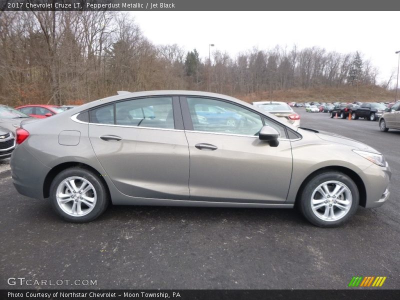 Pepperdust Metallic / Jet Black 2017 Chevrolet Cruze LT