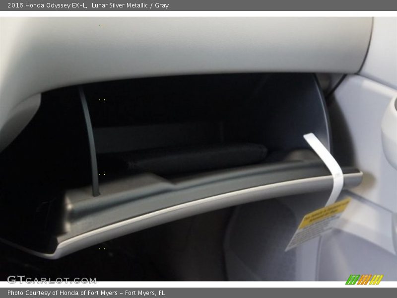 Lunar Silver Metallic / Gray 2016 Honda Odyssey EX-L