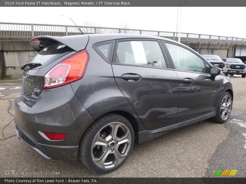 Magnetic Metallic / ST Charcoal Black 2016 Ford Fiesta ST Hatchback