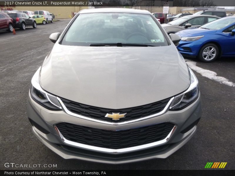 Pepperdust Metallic / Jet Black 2017 Chevrolet Cruze LT