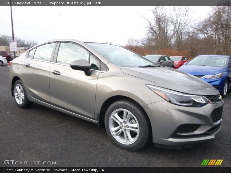 Pepperdust Metallic / Jet Black 2017 Chevrolet Cruze LT