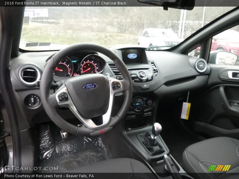 Magnetic Metallic / ST Charcoal Black 2016 Ford Fiesta ST Hatchback