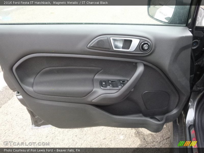 Magnetic Metallic / ST Charcoal Black 2016 Ford Fiesta ST Hatchback
