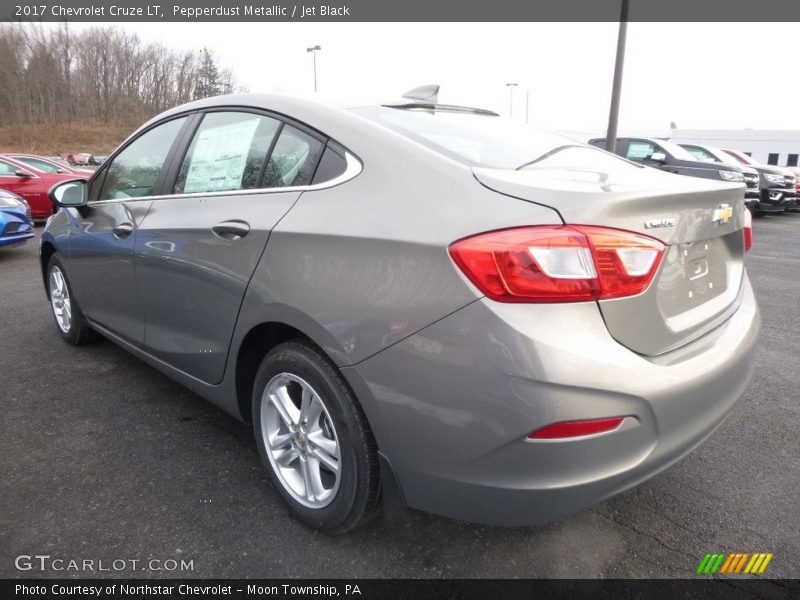 Pepperdust Metallic / Jet Black 2017 Chevrolet Cruze LT
