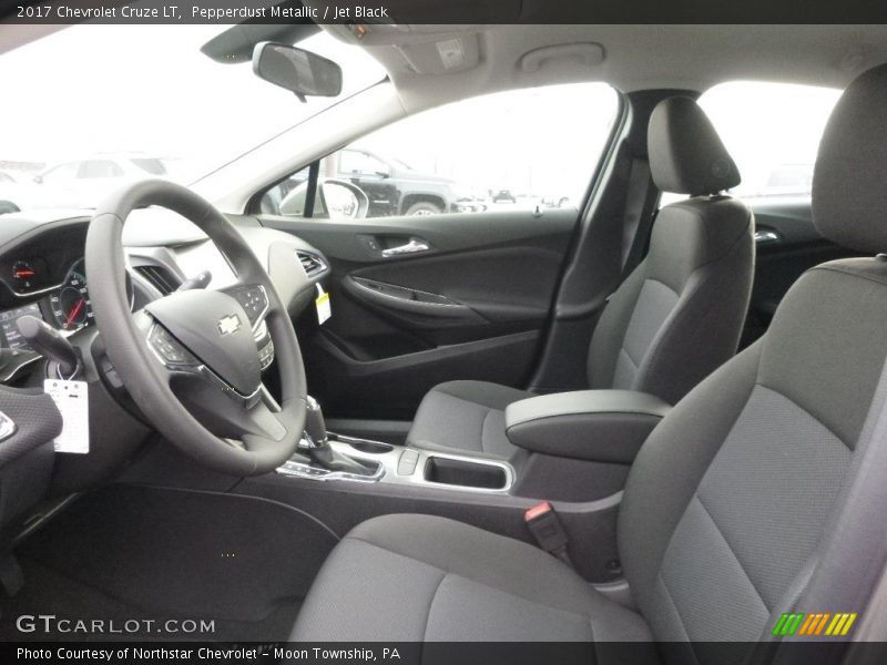Pepperdust Metallic / Jet Black 2017 Chevrolet Cruze LT