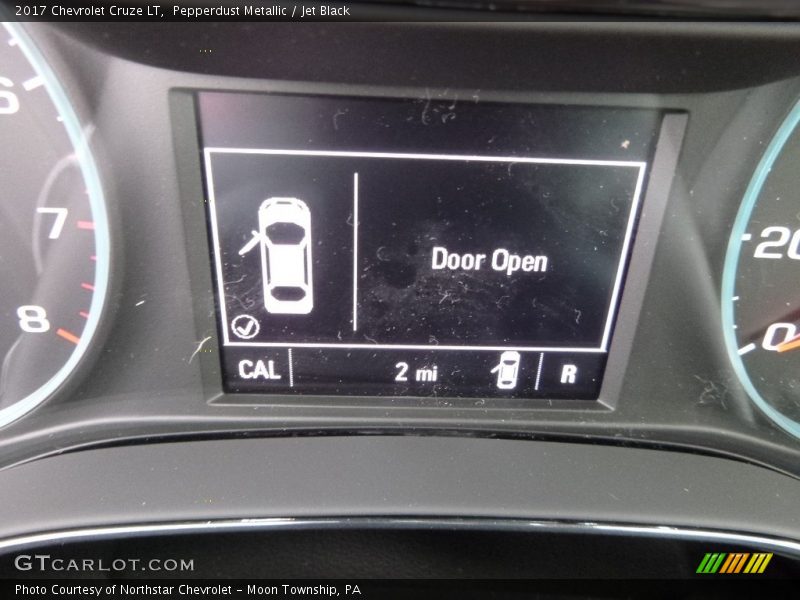 Pepperdust Metallic / Jet Black 2017 Chevrolet Cruze LT